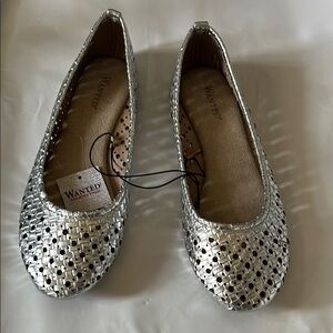 NWT Wanted memory foam silver woven flats